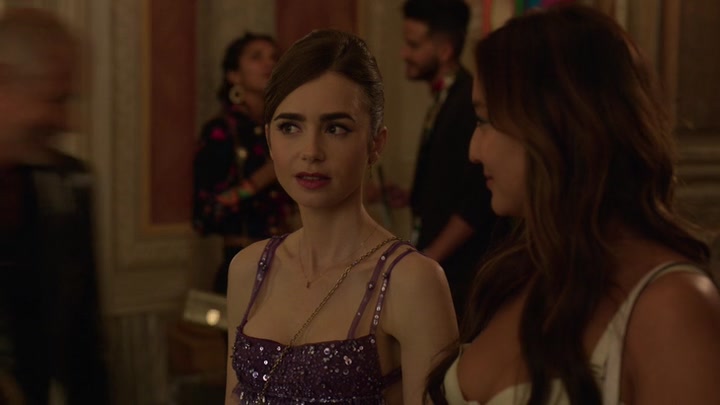 Emily_in_Paris_S02E02_WEBRip_x264-ION10_1439.jpg