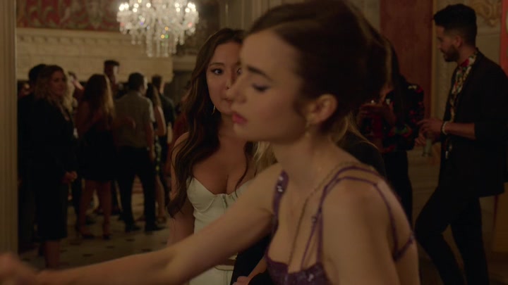 Emily_in_Paris_S02E02_WEBRip_x264-ION10_1489.jpg