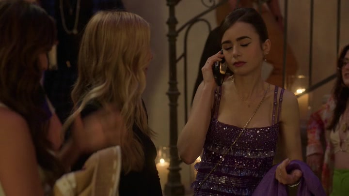 Emily_in_Paris_S02E02_WEBRip_x264-ION10_1502.jpg