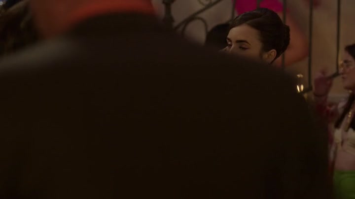 Emily_in_Paris_S02E02_WEBRip_x264-ION10_1509.jpg Emily_in_Paris_S02E02_WEBRip_x264-ION10_1509.jpg