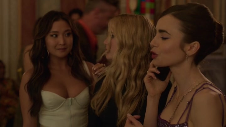 Emily_in_Paris_S02E02_WEBRip_x264-ION10_1511.jpg