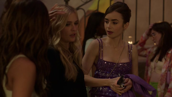 Emily_in_Paris_S02E02_WEBRip_x264-ION10_1541.jpg