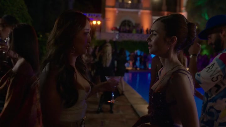 Emily_in_Paris_S02E02_WEBRip_x264-ION10_1606.jpg