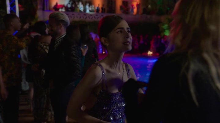 Emily_in_Paris_S02E02_WEBRip_x264-ION10_1648.jpg