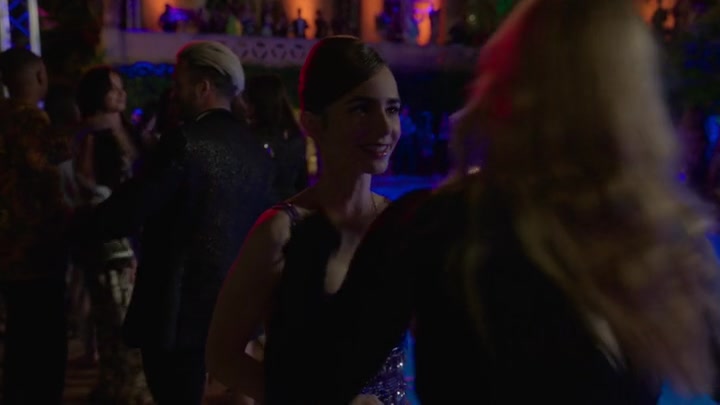 Emily_in_Paris_S02E02_WEBRip_x264-ION10_1650.jpg