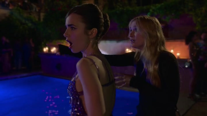Emily_in_Paris_S02E02_WEBRip_x264-ION10_1659.jpg