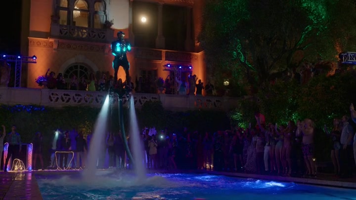 Emily_in_Paris_S02E02_WEBRip_x264-ION10_1666.jpg