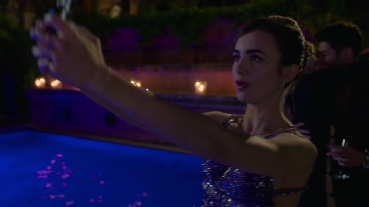 Emily_in_Paris_S02E02_WEBRip_x264-ION10_1673.jpg Emily_in_Paris_S02E02_WEBRip_x264-ION10_1673.jpg