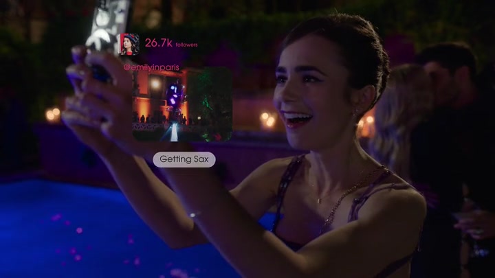 Emily_in_Paris_S02E02_WEBRip_x264-ION10_1679.jpg
