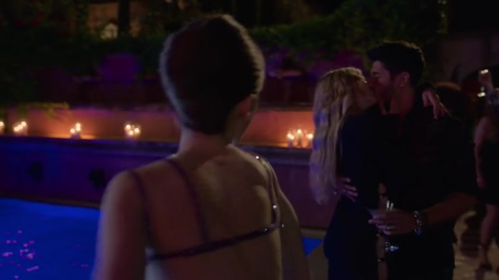Emily_in_Paris_S02E02_WEBRip_x264-ION10_1688.jpg Emily_in_Paris_S02E02_WEBRip_x264-ION10_1688.jpg