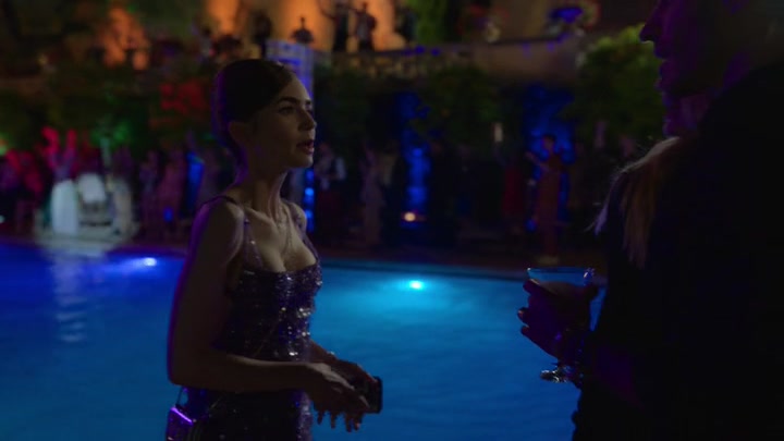Emily_in_Paris_S02E02_WEBRip_x264-ION10_1691.jpg