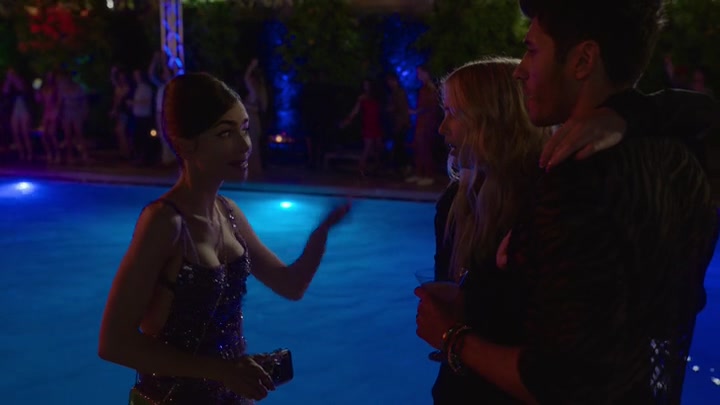 Emily_in_Paris_S02E02_WEBRip_x264-ION10_1699.jpg