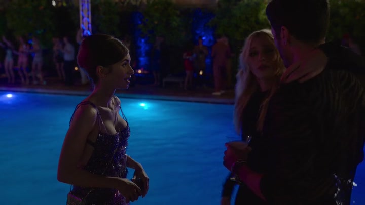 Emily_in_Paris_S02E02_WEBRip_x264-ION10_1708.jpg