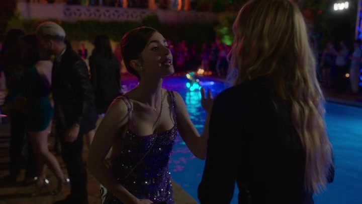 Emily_in_Paris_S02E02_WEBRip_x264-ION10_1754.jpg Emily_in_Paris_S02E02_WEBRip_x264-ION10_1754.jpg
