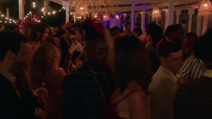 Emily_in_Paris_S02E02_WEBRip_x264-ION10_1791.jpg