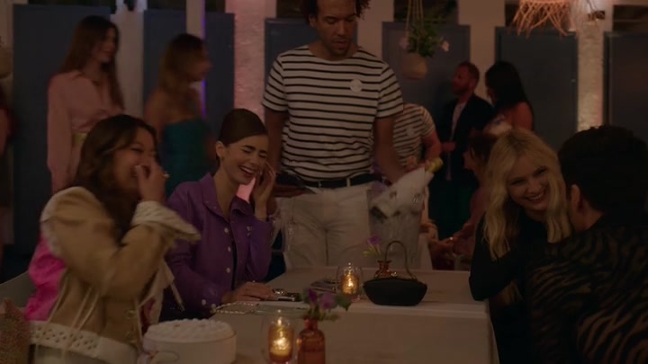 Emily_in_Paris_S02E02_WEBRip_x264-ION10_1792.jpg