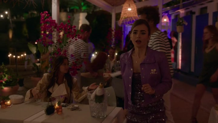 Emily_in_Paris_S02E02_WEBRip_x264-ION10_1828.jpg