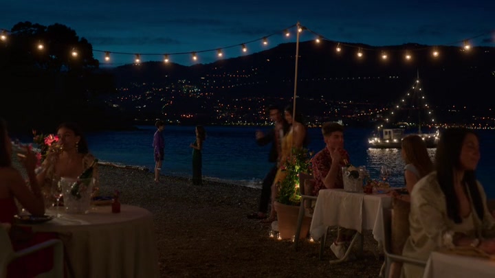 Emily_in_Paris_S02E02_WEBRip_x264-ION10_1871.jpg Emily_in_Paris_S02E02_WEBRip_x264-ION10_1871.jpg