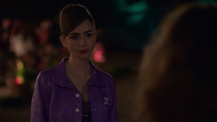Emily_in_Paris_S02E02_WEBRip_x264-ION10_1883.jpg