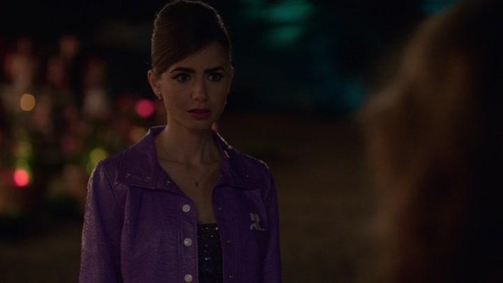 Emily_in_Paris_S02E02_WEBRip_x264-ION10_1933.jpg