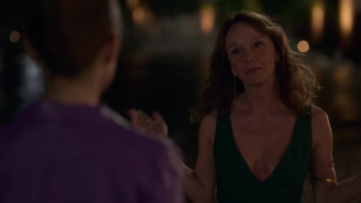 Emily_in_Paris_S02E02_WEBRip_x264-ION10_1974.jpg