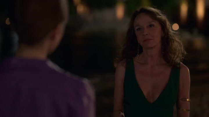 Emily_in_Paris_S02E02_WEBRip_x264-ION10_1976.jpg