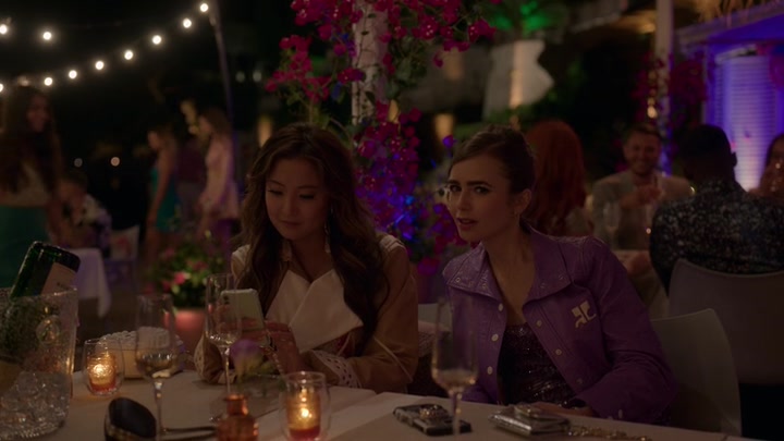 Emily_in_Paris_S02E02_WEBRip_x264-ION10_2045.jpg