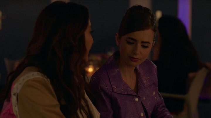 Emily_in_Paris_S02E02_WEBRip_x264-ION10_2112.jpg