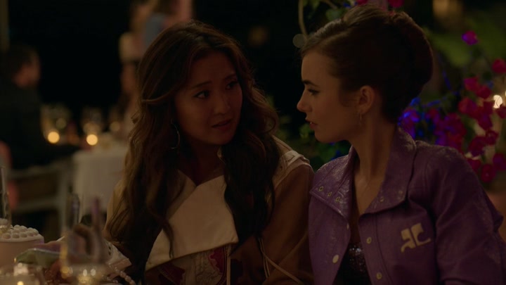 Emily_in_Paris_S02E02_WEBRip_x264-ION10_2116.jpg