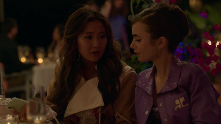 Emily_in_Paris_S02E02_WEBRip_x264-ION10_2118.jpg