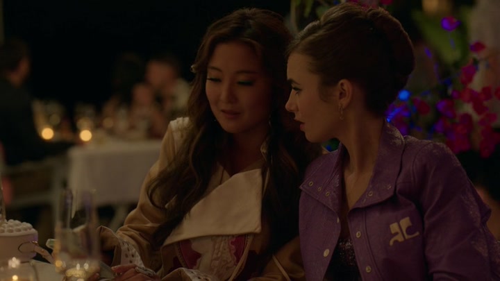 Emily_in_Paris_S02E02_WEBRip_x264-ION10_2128.jpg