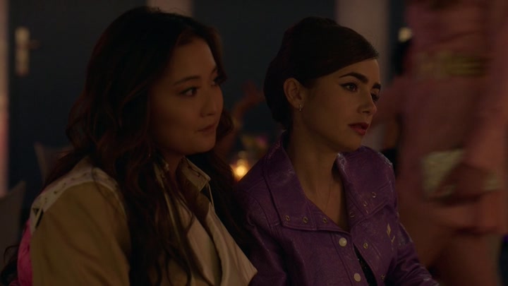 Emily_in_Paris_S02E02_WEBRip_x264-ION10_2148.jpg