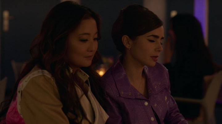 Emily_in_Paris_S02E02_WEBRip_x264-ION10_2152.jpg