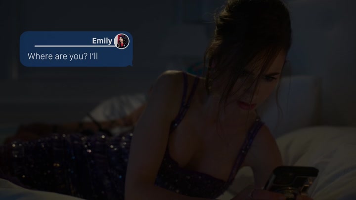 Emily_in_Paris_S02E02_WEBRip_x264-ION10_2193.jpg