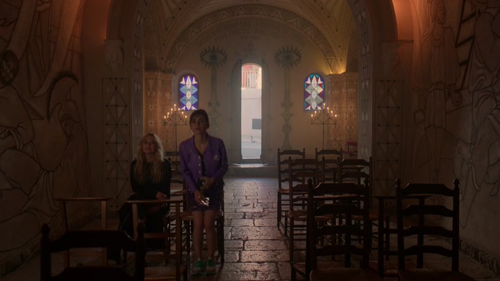 Emily_in_Paris_S02E02_WEBRip_x264-ION10_2248.jpg