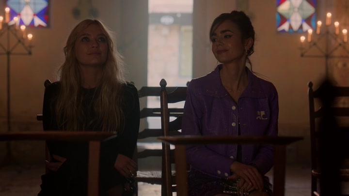 Emily_in_Paris_S02E02_WEBRip_x264-ION10_2251.jpg