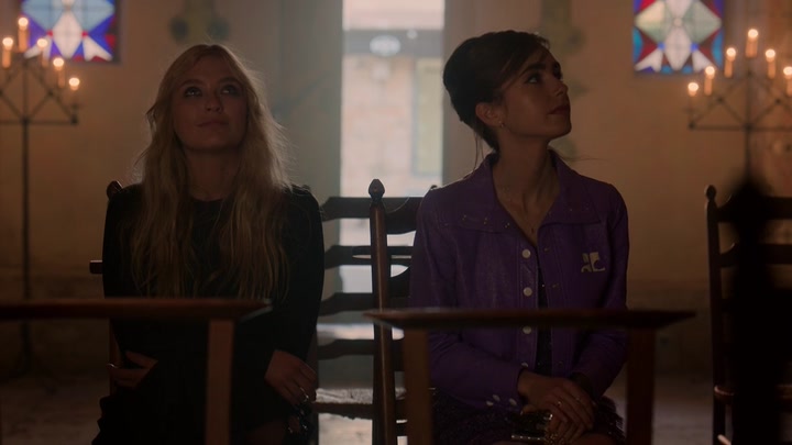 Emily_in_Paris_S02E02_WEBRip_x264-ION10_2255.jpg