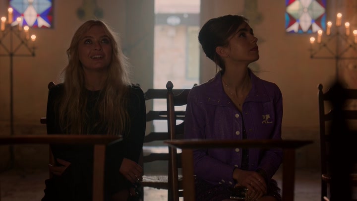Emily_in_Paris_S02E02_WEBRip_x264-ION10_2257.jpg