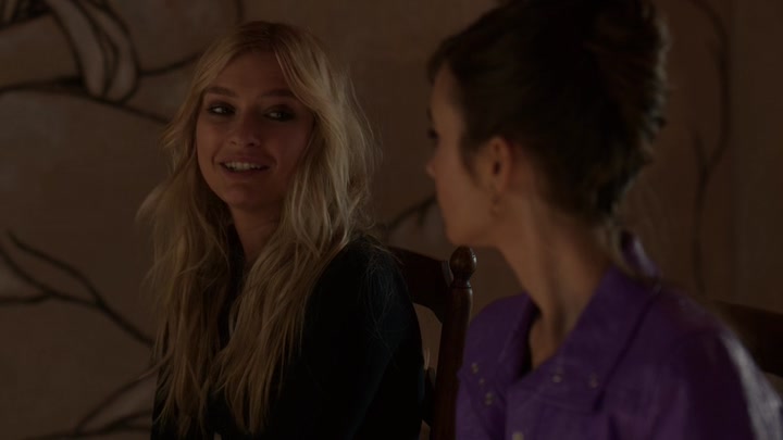 Emily_in_Paris_S02E02_WEBRip_x264-ION10_2277.jpg Emily_in_Paris_S02E02_WEBRip_x264-ION10_2277.jpg