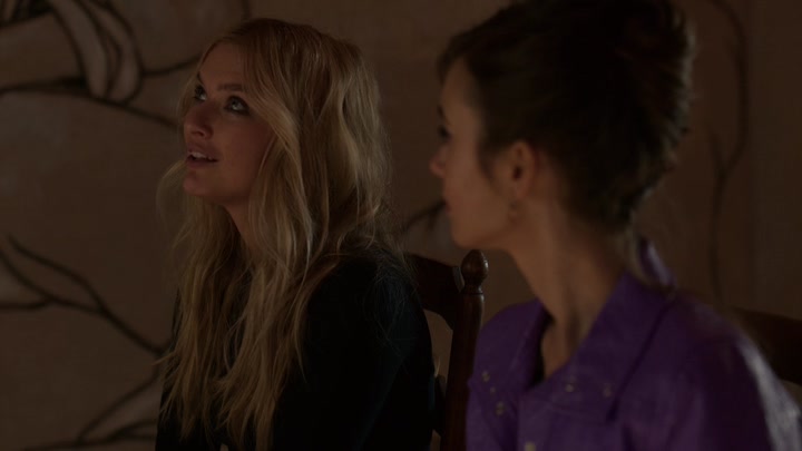 Emily_in_Paris_S02E02_WEBRip_x264-ION10_2285.jpg Emily_in_Paris_S02E02_WEBRip_x264-ION10_2285.jpg