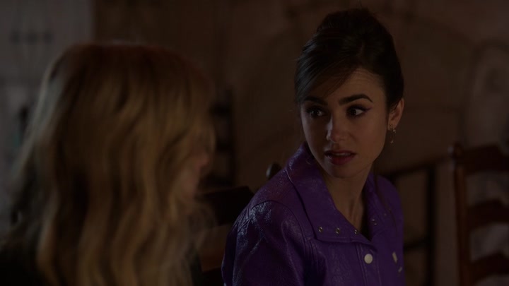 Emily_in_Paris_S02E02_WEBRip_x264-ION10_2319.jpg