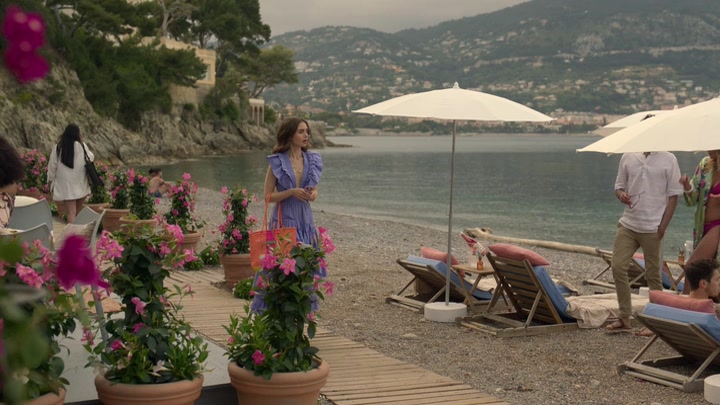 Emily_in_Paris_S02E02_WEBRip_x264-ION10_2380.jpg Emily_in_Paris_S02E02_WEBRip_x264-ION10_2380.jpg