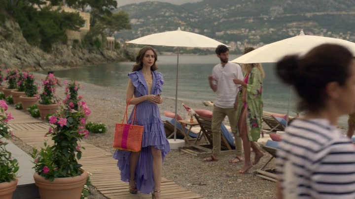 Emily_in_Paris_S02E02_WEBRip_x264-ION10_2384.jpg Emily_in_Paris_S02E02_WEBRip_x264-ION10_2384.jpg