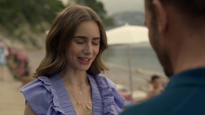 Emily_in_Paris_S02E02_WEBRip_x264-ION10_2415.jpg