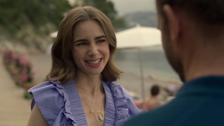 Emily_in_Paris_S02E02_WEBRip_x264-ION10_2440.jpg