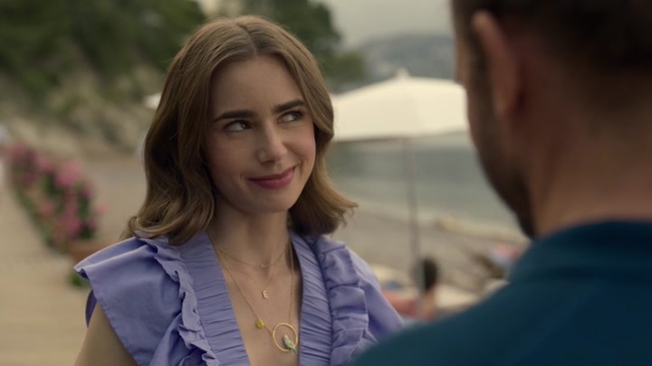 Emily_in_Paris_S02E02_WEBRip_x264-ION10_2441.jpg