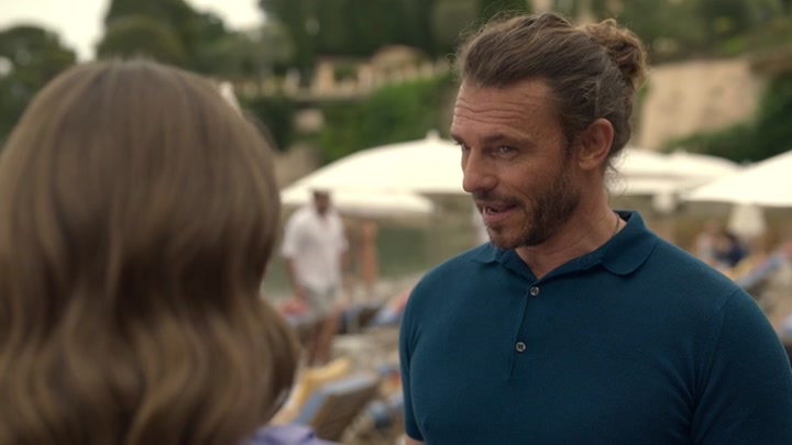 Emily_in_Paris_S02E02_WEBRip_x264-ION10_2447.jpg