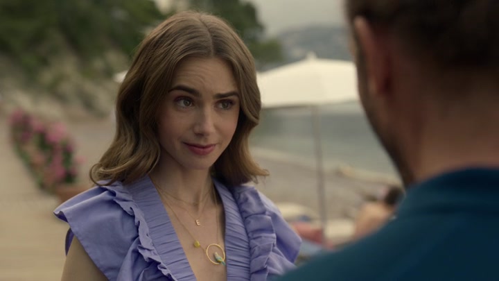 Emily_in_Paris_S02E02_WEBRip_x264-ION10_2450.jpg