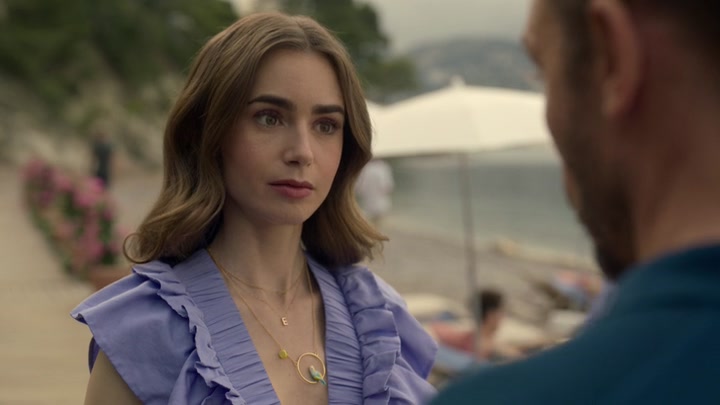 Emily_in_Paris_S02E02_WEBRip_x264-ION10_2460.jpg