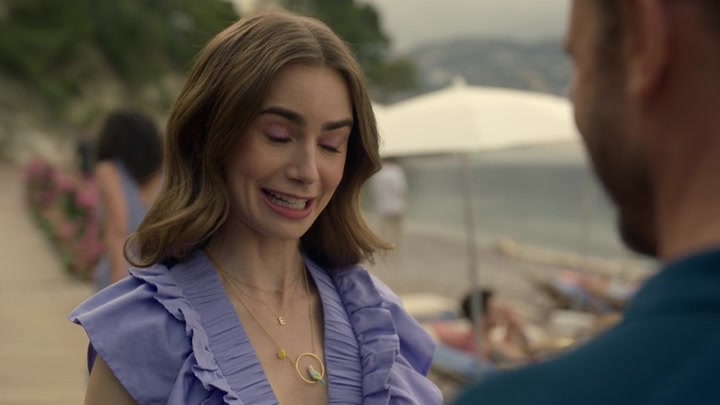 Emily_in_Paris_S02E02_WEBRip_x264-ION10_2464.jpg